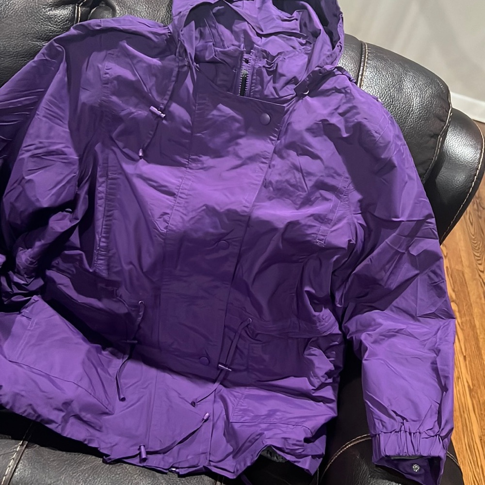 Winter jacket. Is new is very warm.